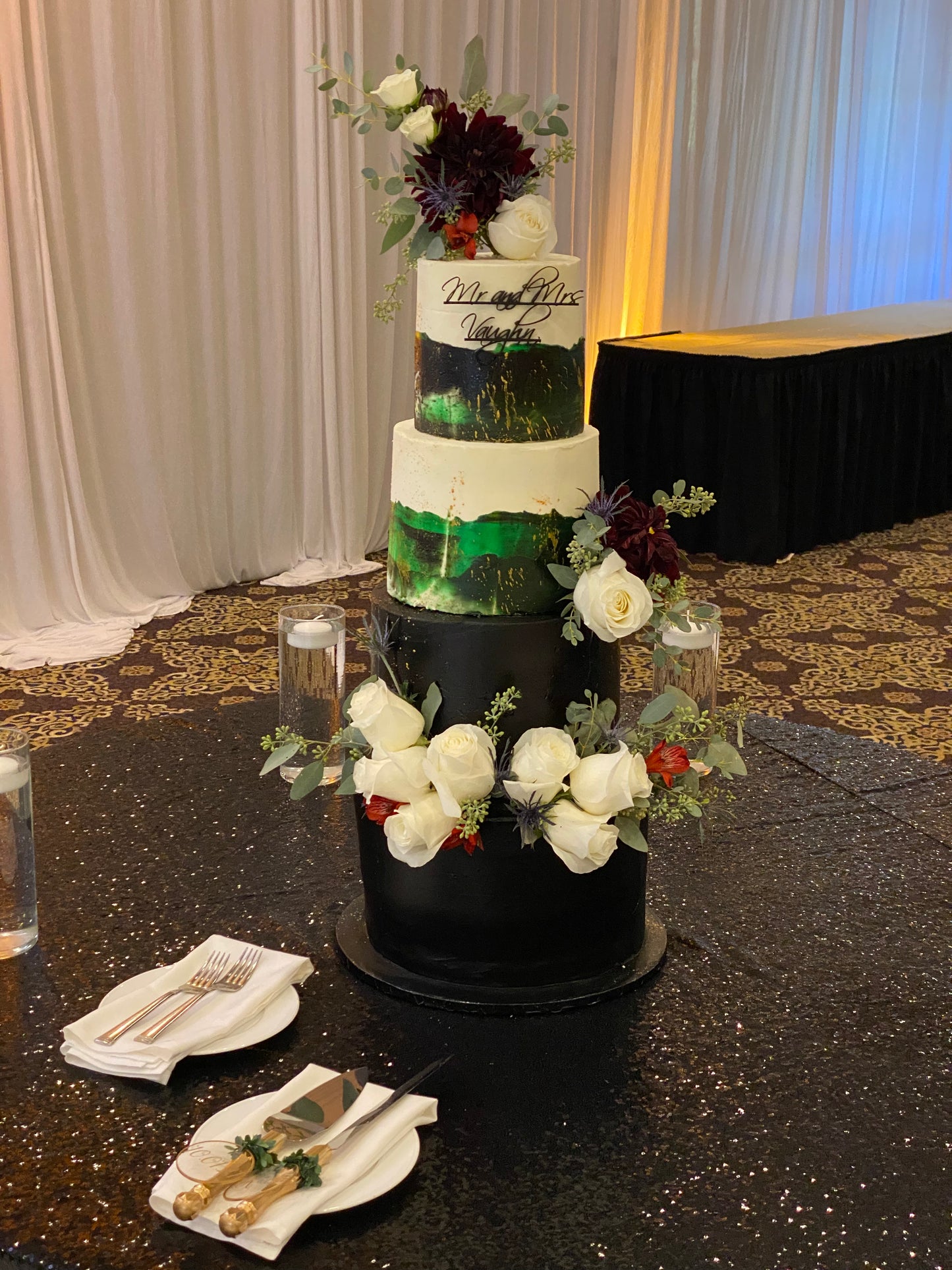 Wedding Cakes, Cupcakes & Dessert Displays