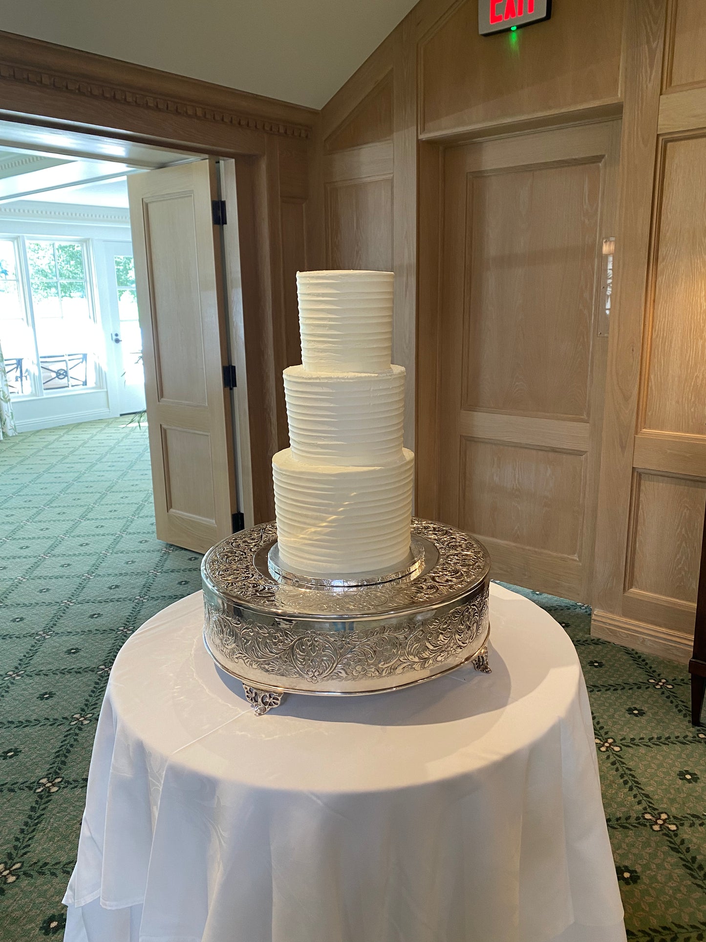 Wedding Cakes, Cupcakes & Dessert Displays